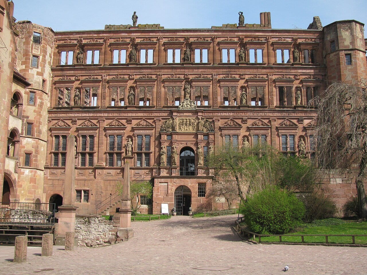 Heidelberg Castle 4 Renaissance façade of the Ottheinrichsbau at Heidelberg Castle, with roofless upper stories open to the sky