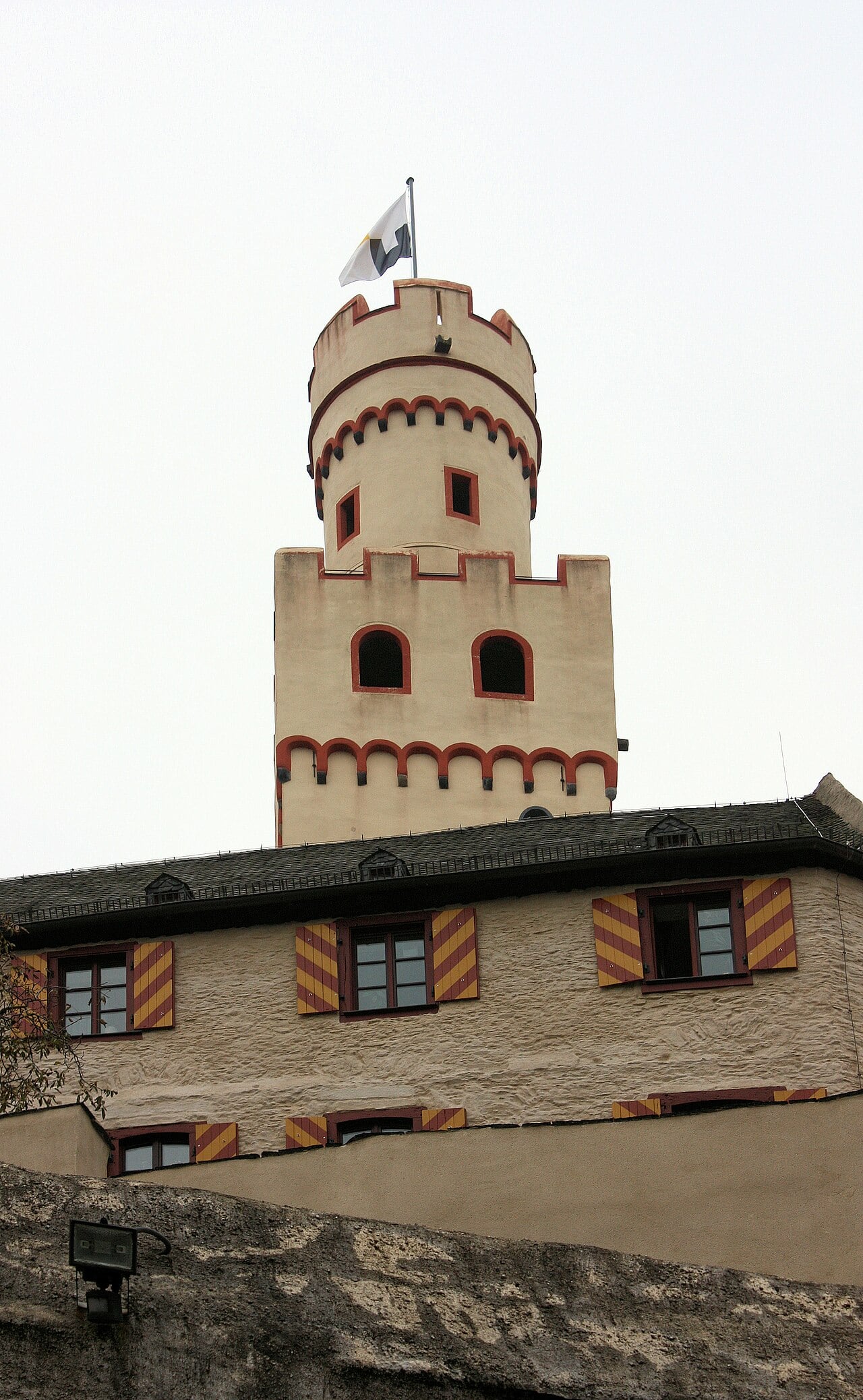 Marksburg Castle 2 The Bergfried keep tower of Marksburg Castle, showing its distinctive butter-churn form