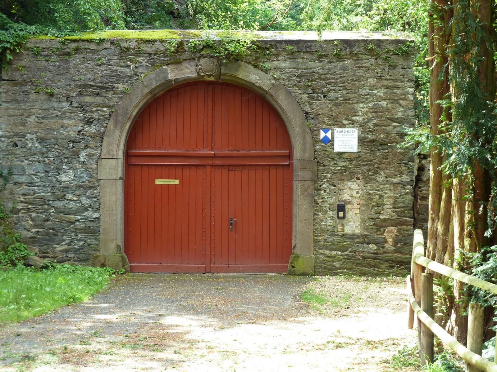 Katz Castle 6 The closed red gate of Katz Castle with a sign reading Burg Katz, private property, no visit possible