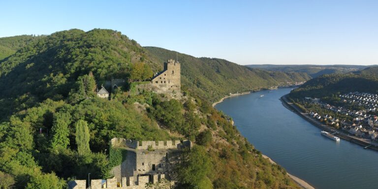 Home 1 Burg Liebenstein and the Rhine seen from the south-east, with Sterrenberg visible in the foreground