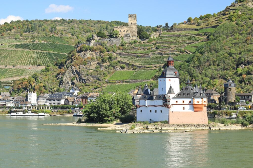 Travel Guides 1 Castles of the Middle Rhine