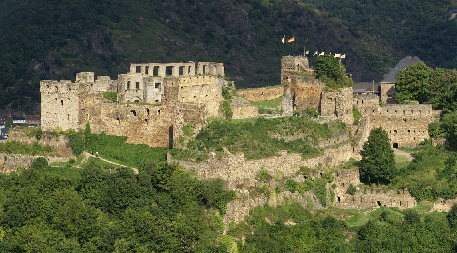 Rheinfels Castle 5 Panoramic view of the surviving bastioned curtain walls and terraced outworks along the southern flank of Burg Rheinfels