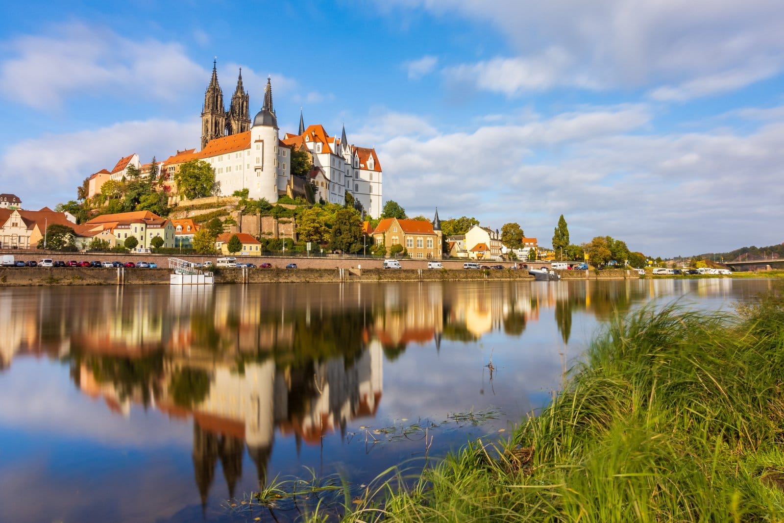 Albrechtsburg Castle: AdobeStock Albrechtsburg Castle and Meissen Cathedral on the Burgberg above the Elbe