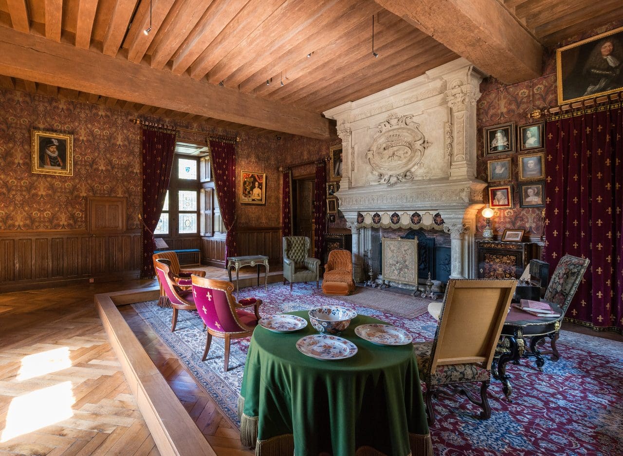 Château d'Azay-le-Rideau 8 The Biencourt salon at Château d'Azay-le-Rideau with its portrait collection