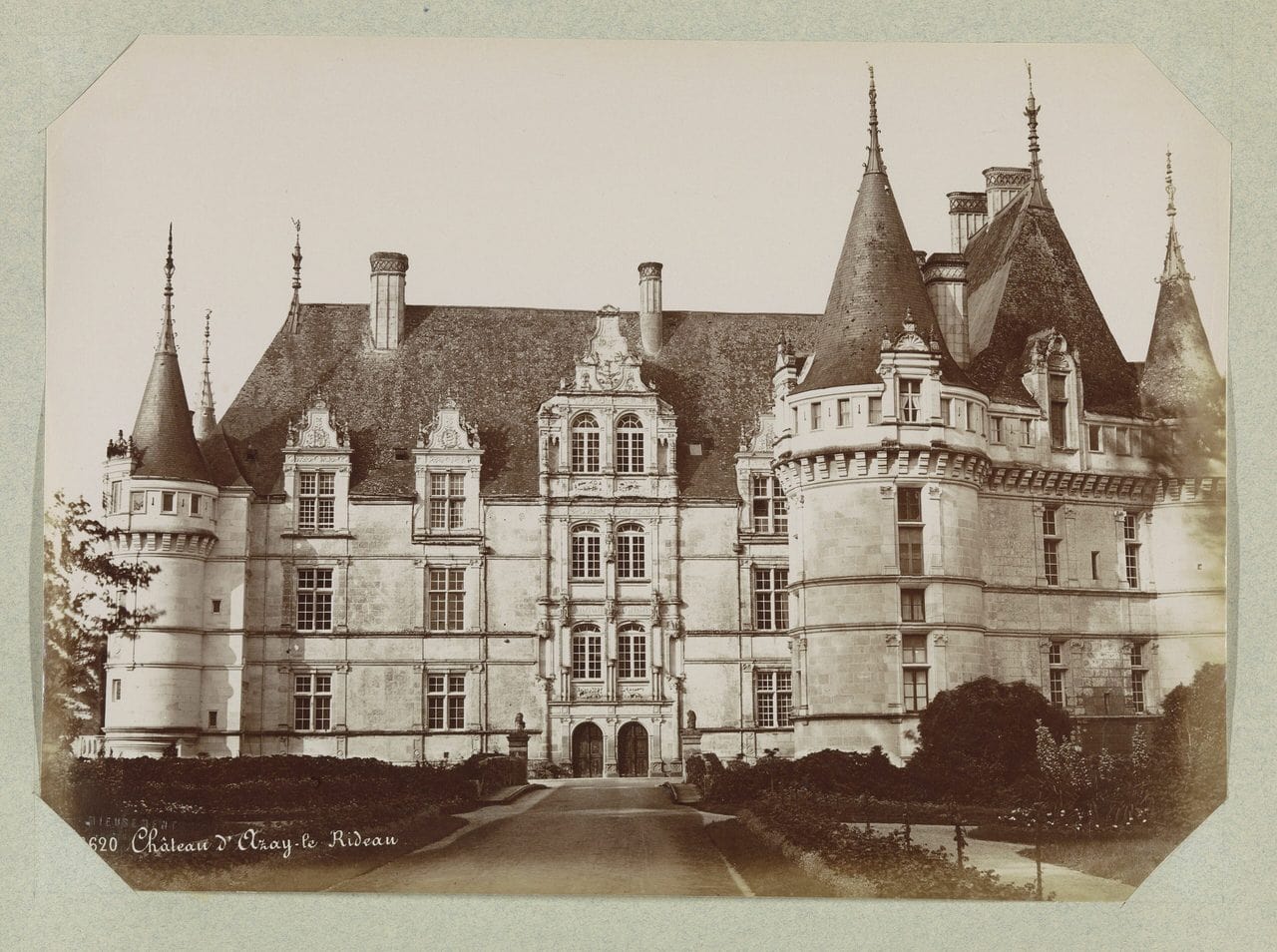 The château and its gardens in the nineteenth century — Rijksmuseum, CC0 Nineteenth-century photograph of Château d'Azay-le-Rideau with formal gardens