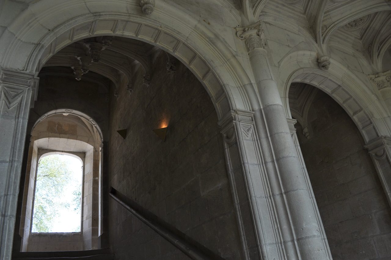 Château d'Azay-le-Rideau 5 Arched openings and vault inside the grand staircase of Château d'Azay-le-Rideau