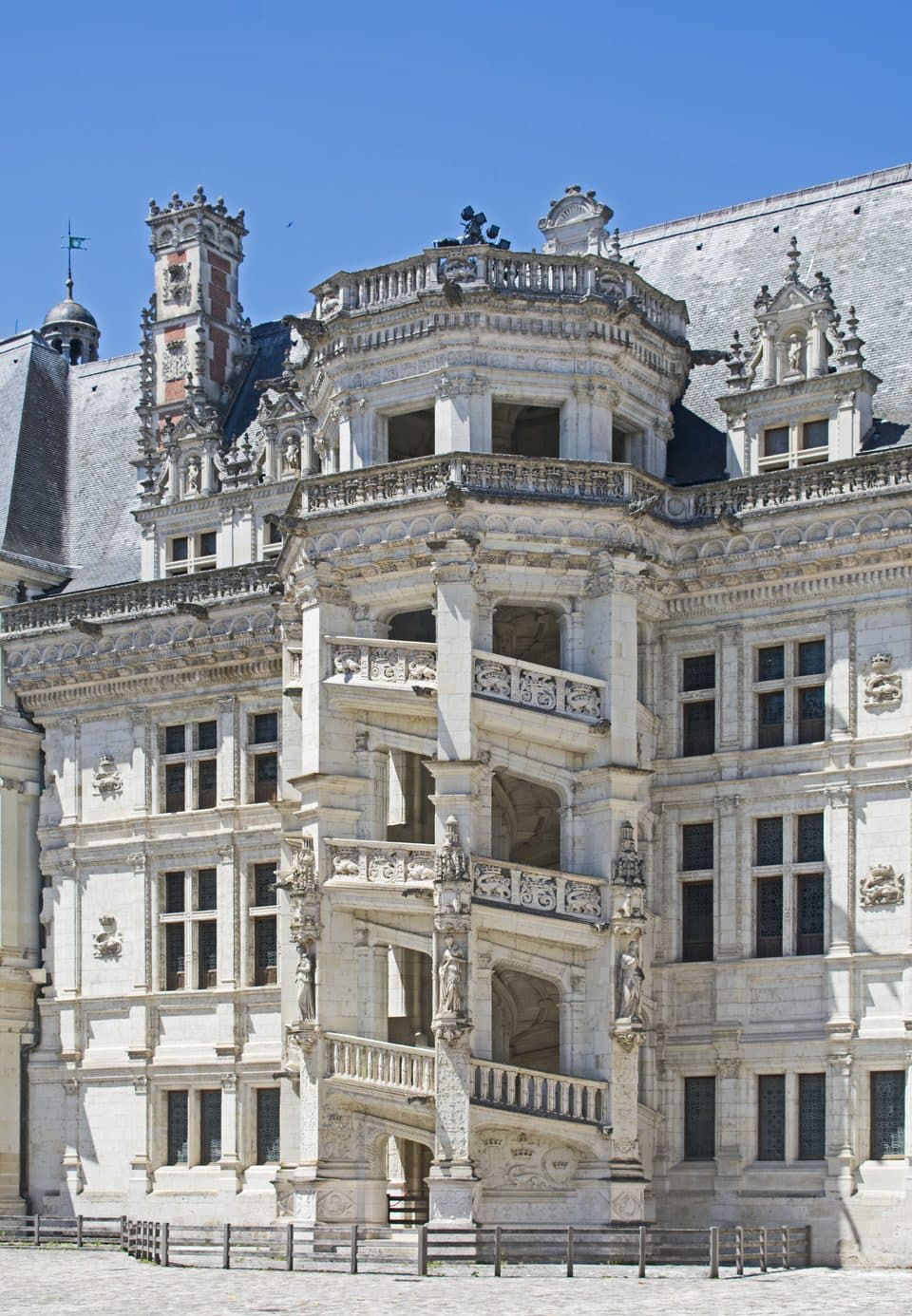 Château de Blois 5 The octagonal open spiral staircase of the François I wing at Château de Blois