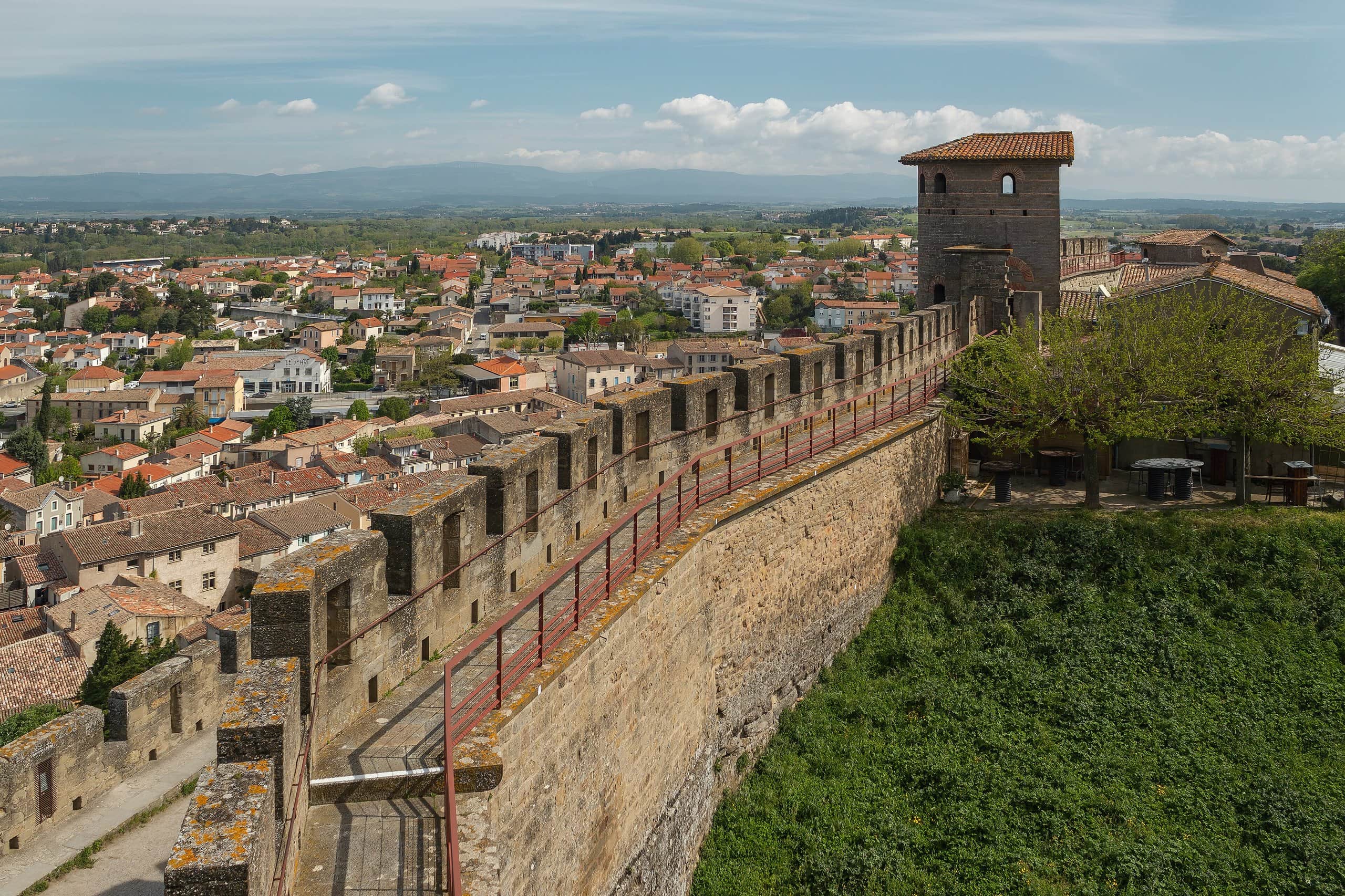 The Tour de la Charpenterie, a Gallo-Roman tower — Lynx1211, CC BY-SA 4.0 The Gallo-Roman Tour de la Charpenterie on the inner wall of Carcassonne