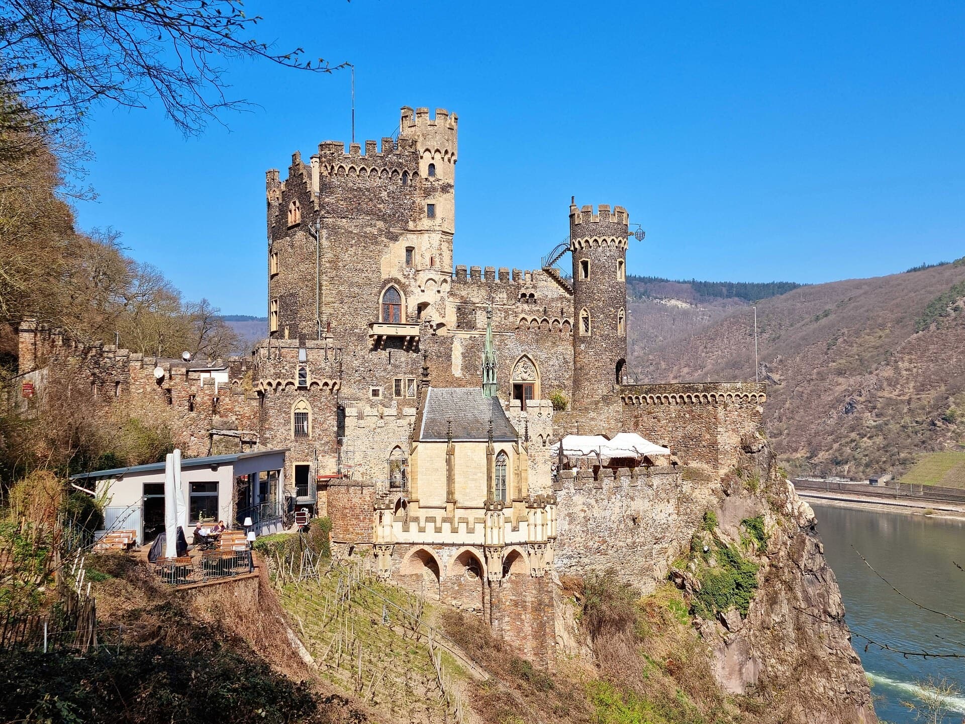 Burg Rheinstein above the Rhine, one of the castle hotels on the Rhine