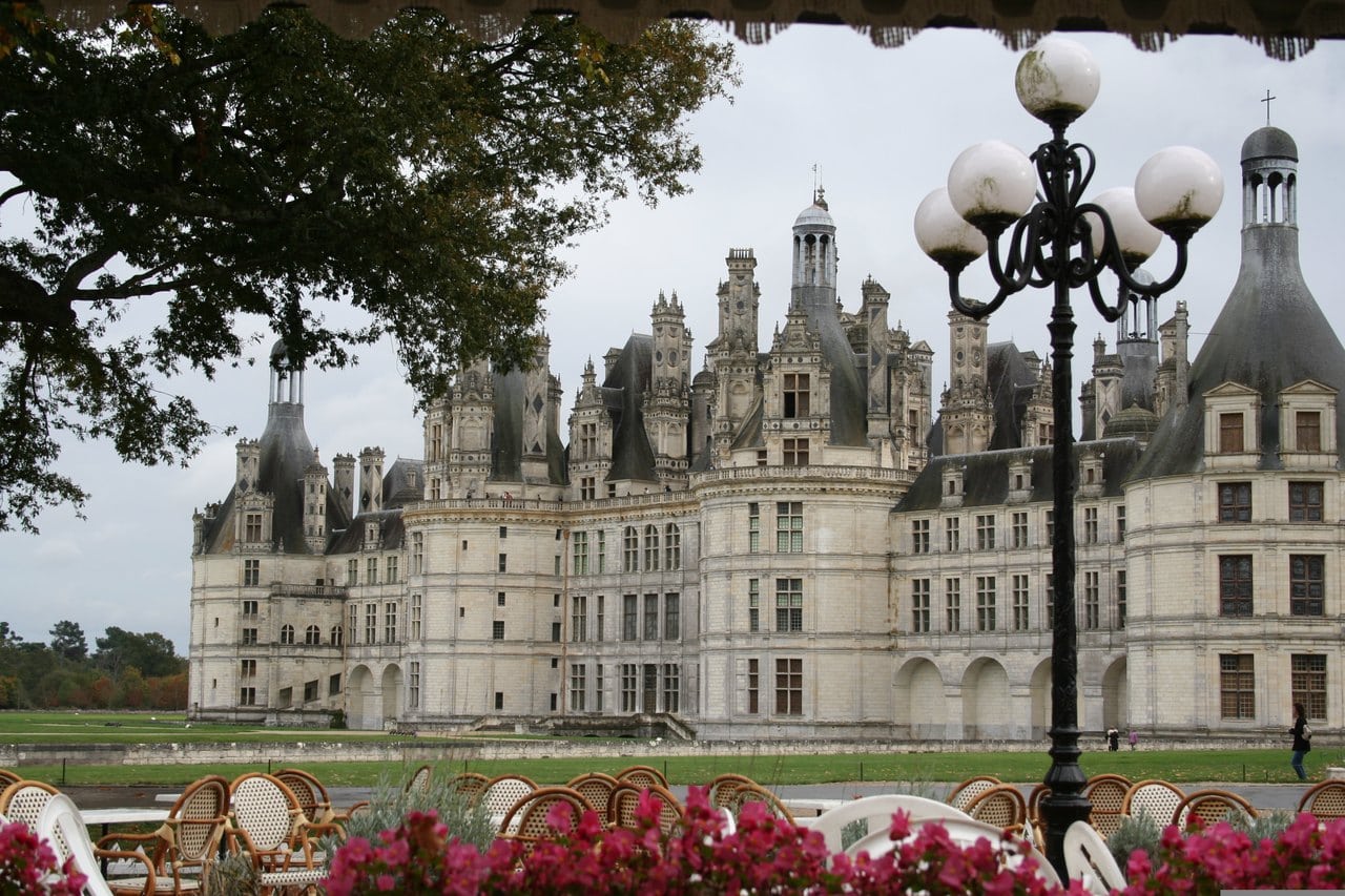 Golden evening light — alaingrand / Pixabay Chateau de Chambord in golden evening light