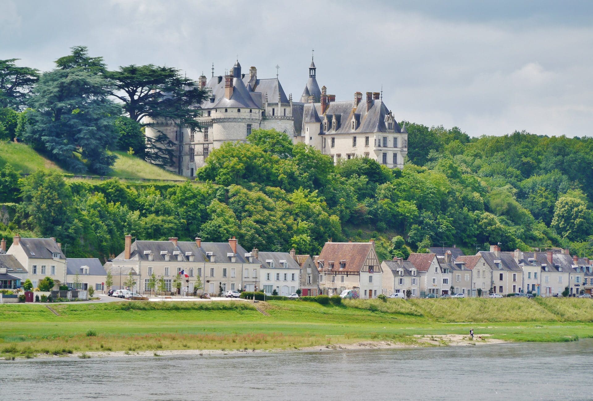 Château de Chaumont-sur-Loire on its wooded bluff above the village and the river Loire