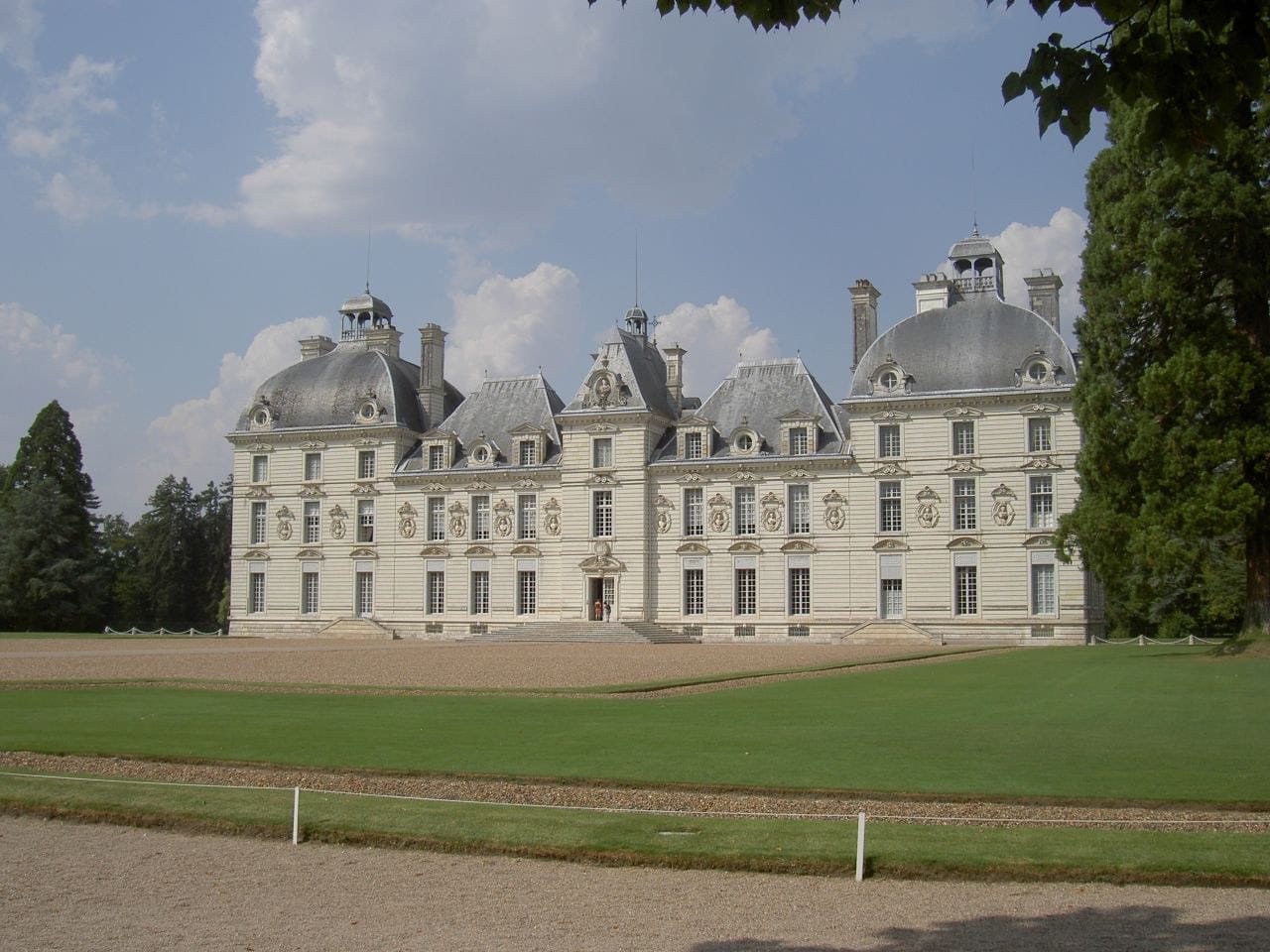 Castle Hotels in the Loire Valley: Where You Can Actually Sleep in a Château 1 Château de Cheverny, a Loire Valley château near the castle hotels in this guide