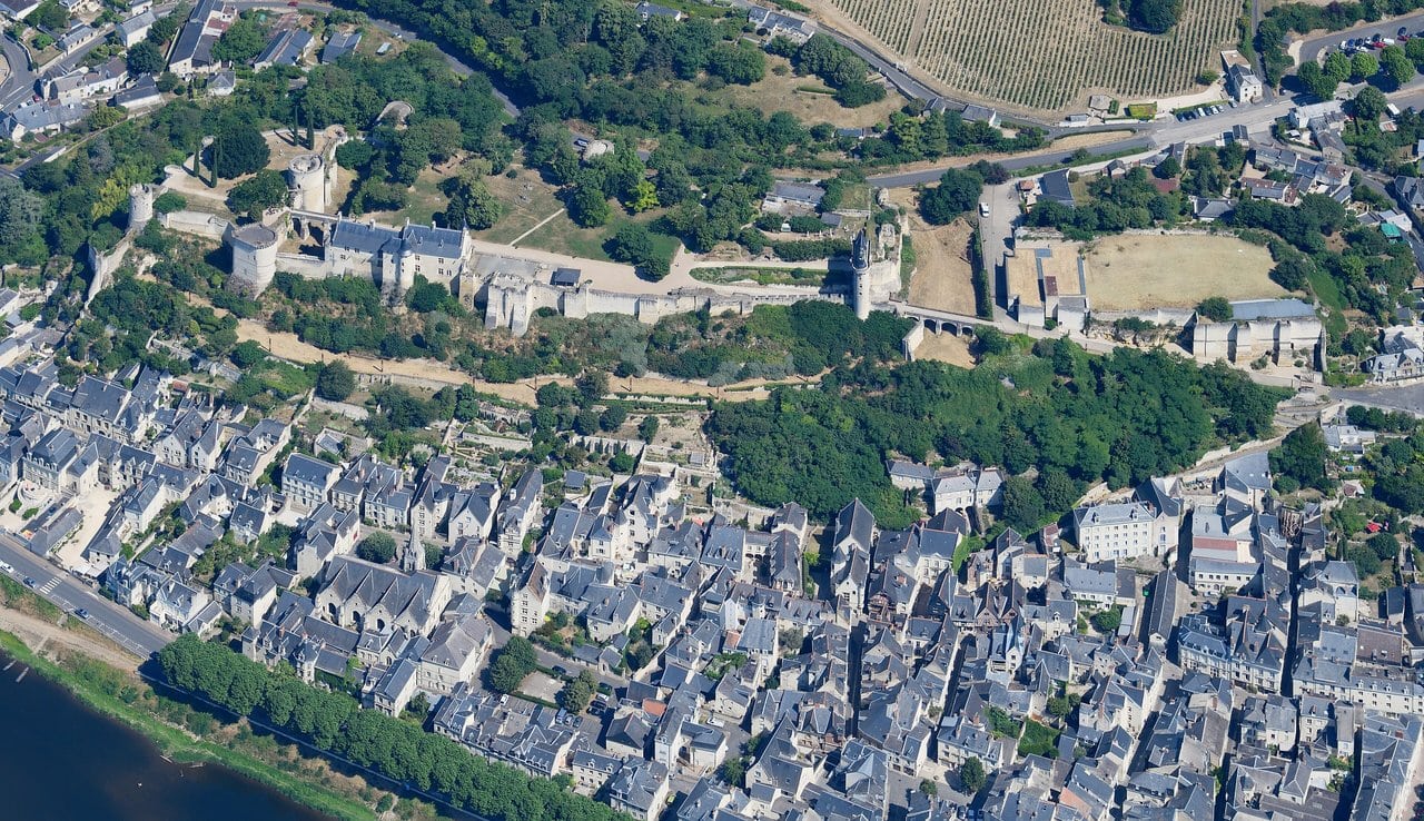 Château de Chinon 4 Aerial view of the Château de Chinon along its spur above the Vienne
