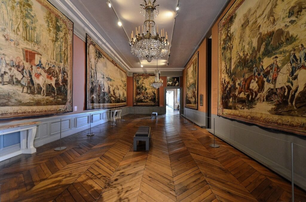 Château de Compiègne 14 Hunting tapestries of Louis XV at the Château de Compiègne