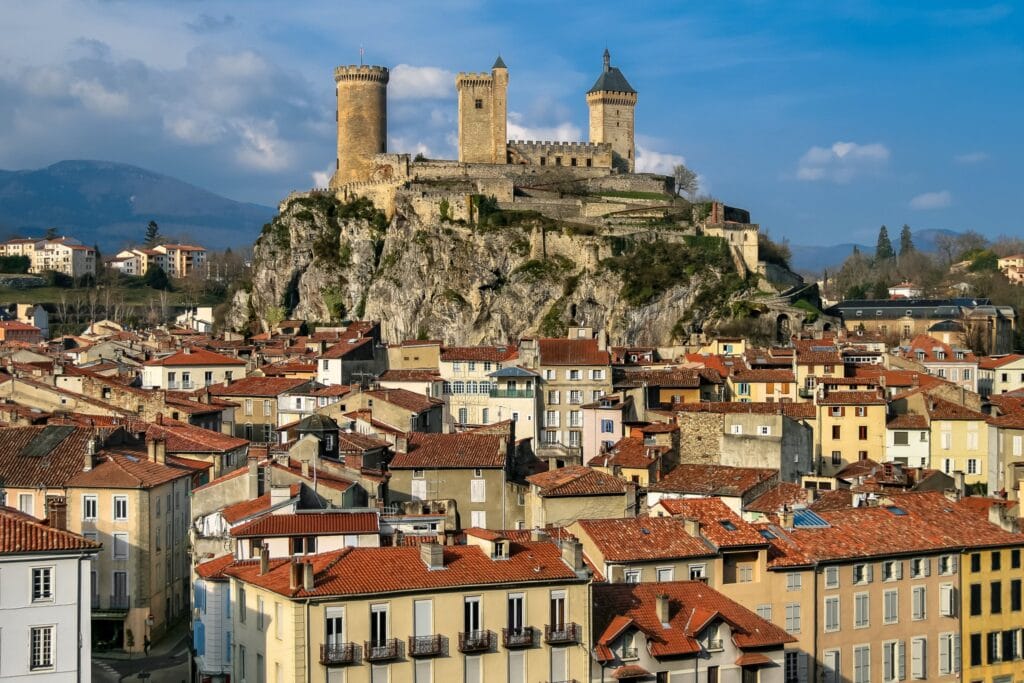 Château de Foix 2 Château de Foix rising above the rooftops of the town