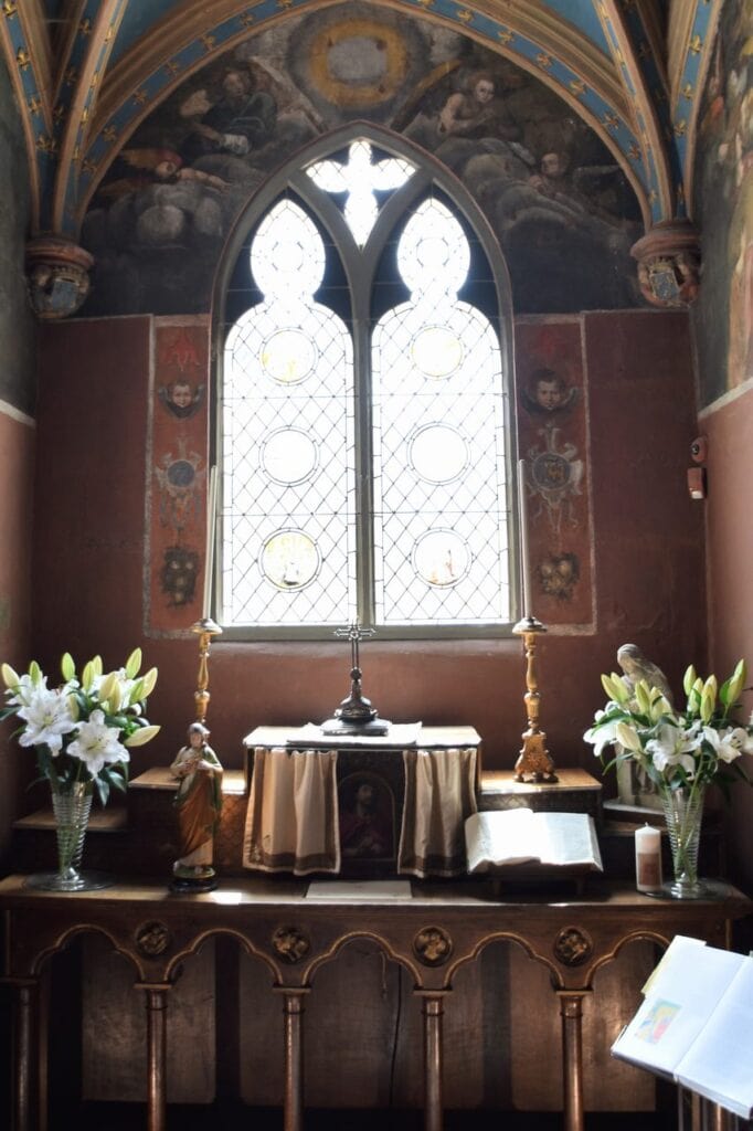 Château du Clos Lucé 17 Interior of Anne de Bretagne's chapel at Clos Lucé with altar and frescoed vault