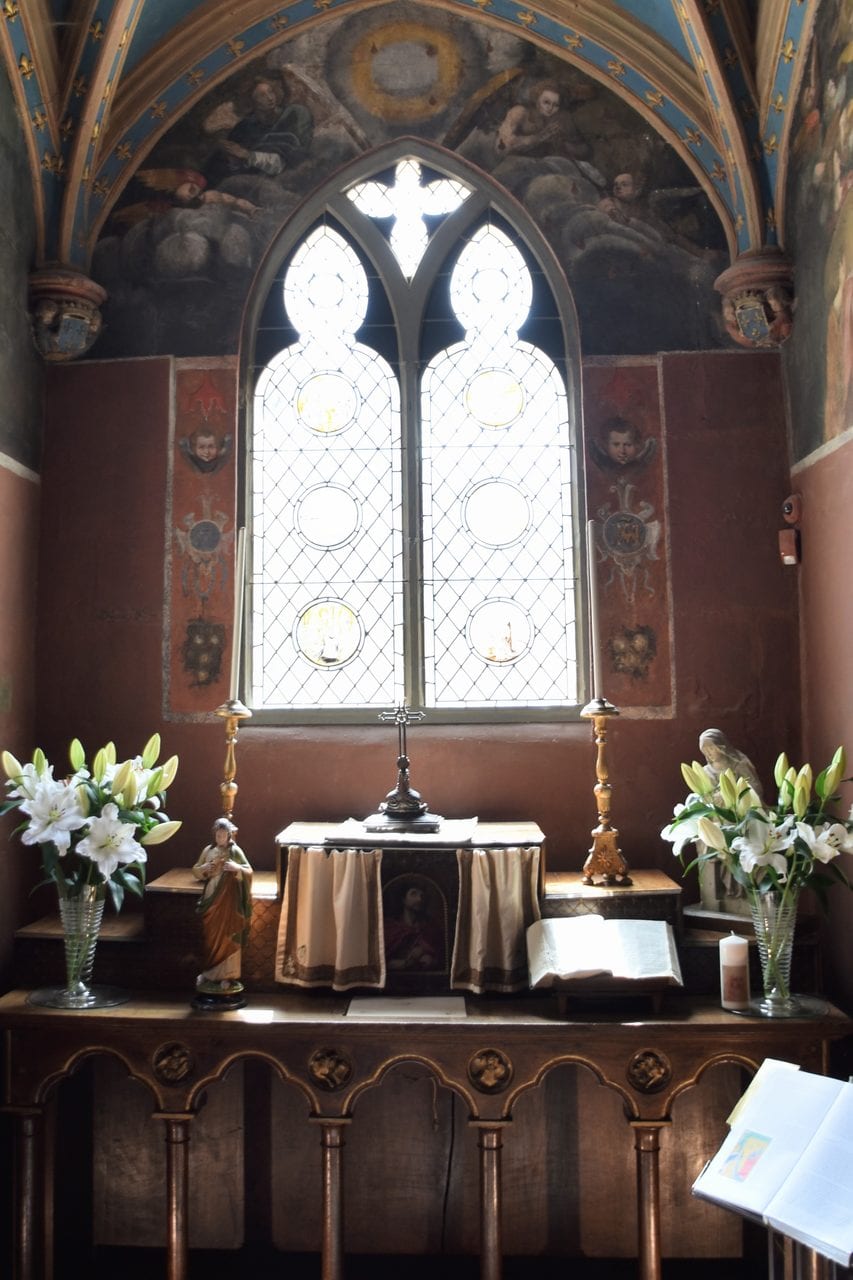 The chapel of Anne de Bretagne — Pieter van Everdingen, CC BY-SA 4.0 Interior of Anne de Bretagne's chapel at Clos Lucé with altar and frescoed vault