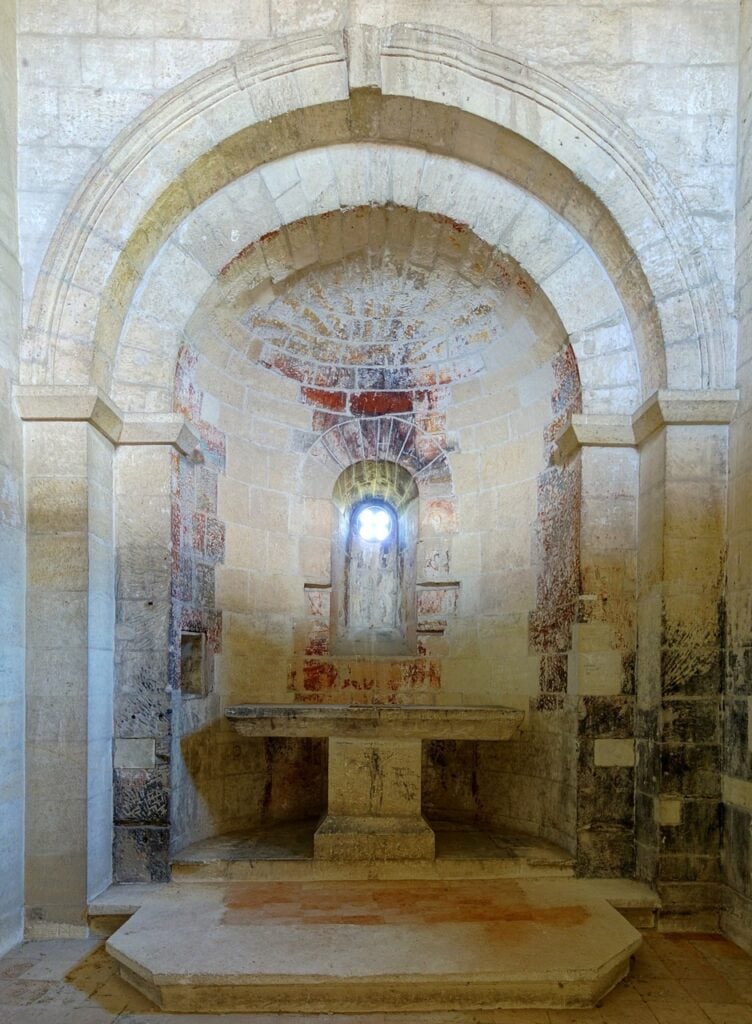 The frescoed apse of the chapel of Notre-Dame de Belvezet inside Fort Saint-André.