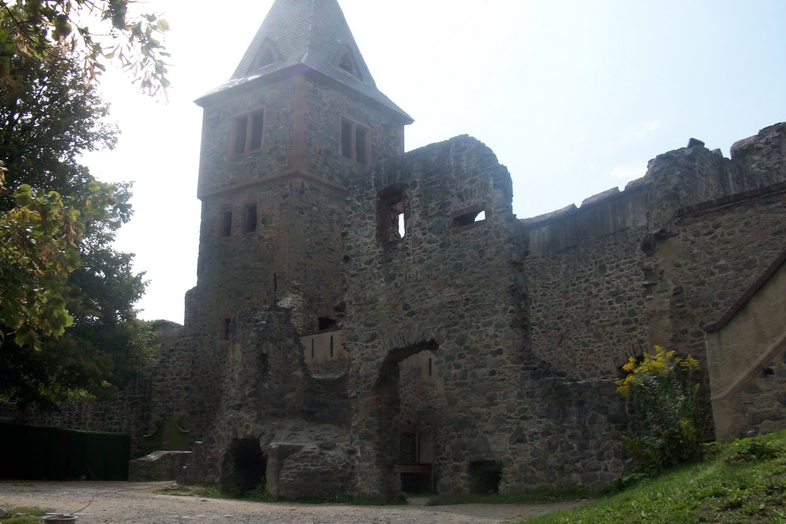 Frankenstein Castle 3 The inner bailey and tower of Frankenstein Castle