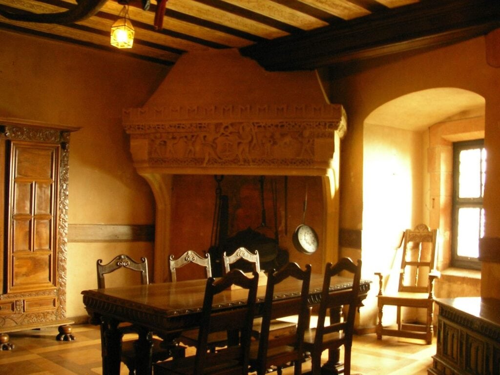 Château du Haut-Kœnigsbourg 14 The dining hall of the Château du Haut-Kœnigsbourg