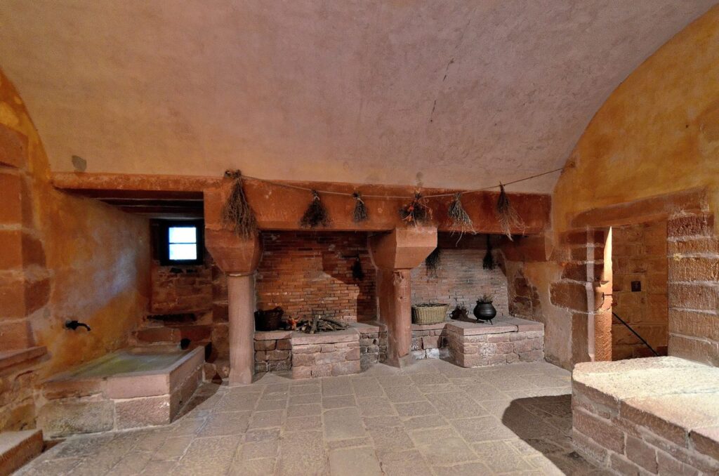 Château du Haut-Kœnigsbourg 16 The kitchen of the Château du Haut-Kœnigsbourg with brick hearths