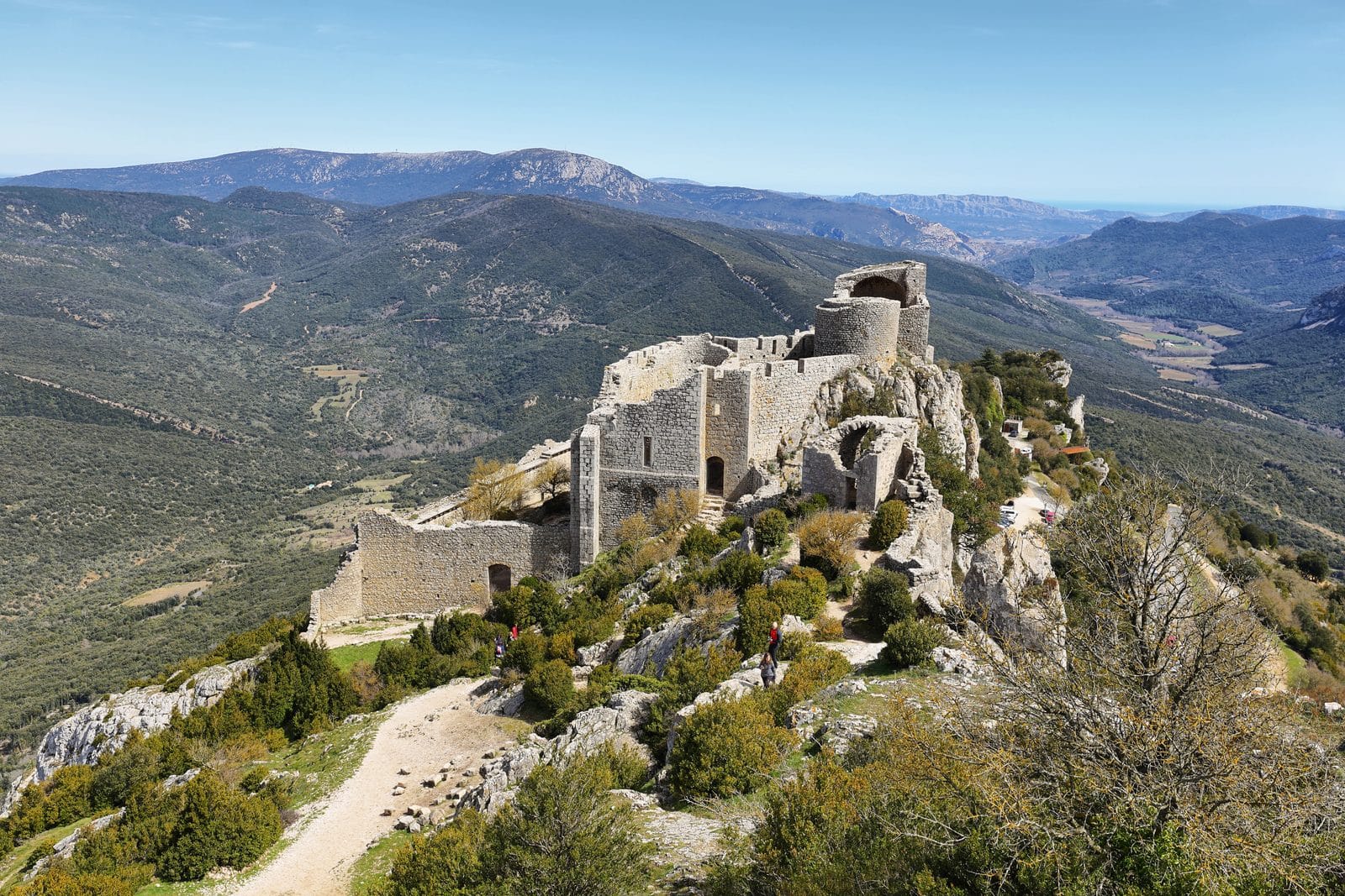 Château de Peyrepertuse 1 Château de Peyrepertuse on its limestone ridge above the Verdouble valley