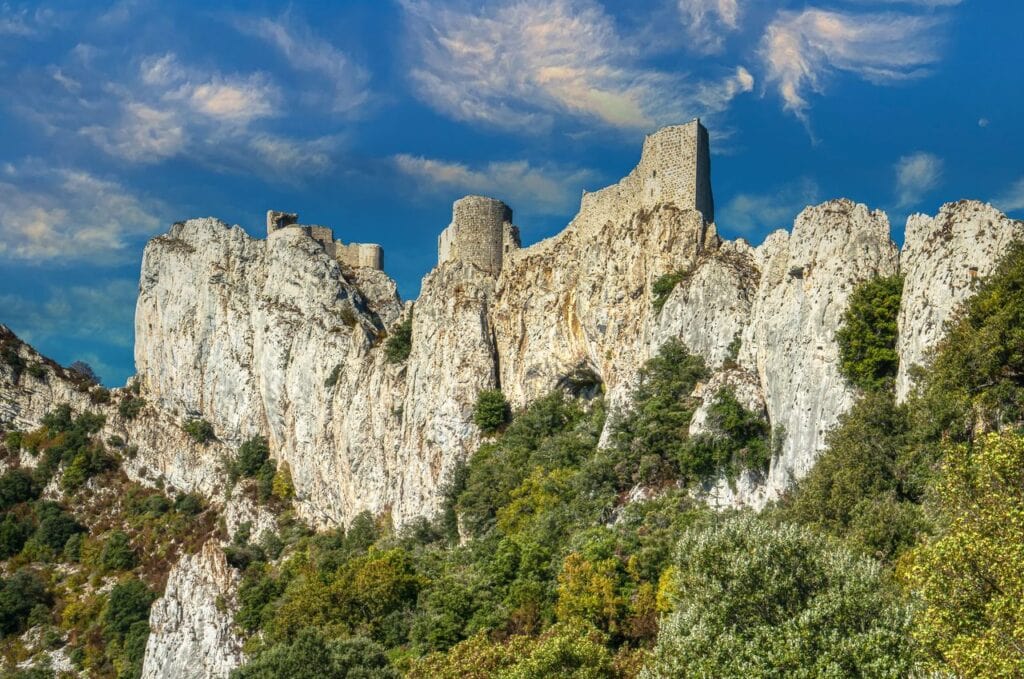 Château de Peyrepertuse 7 The white limestone cliffs of the Peyrepertuse cirque