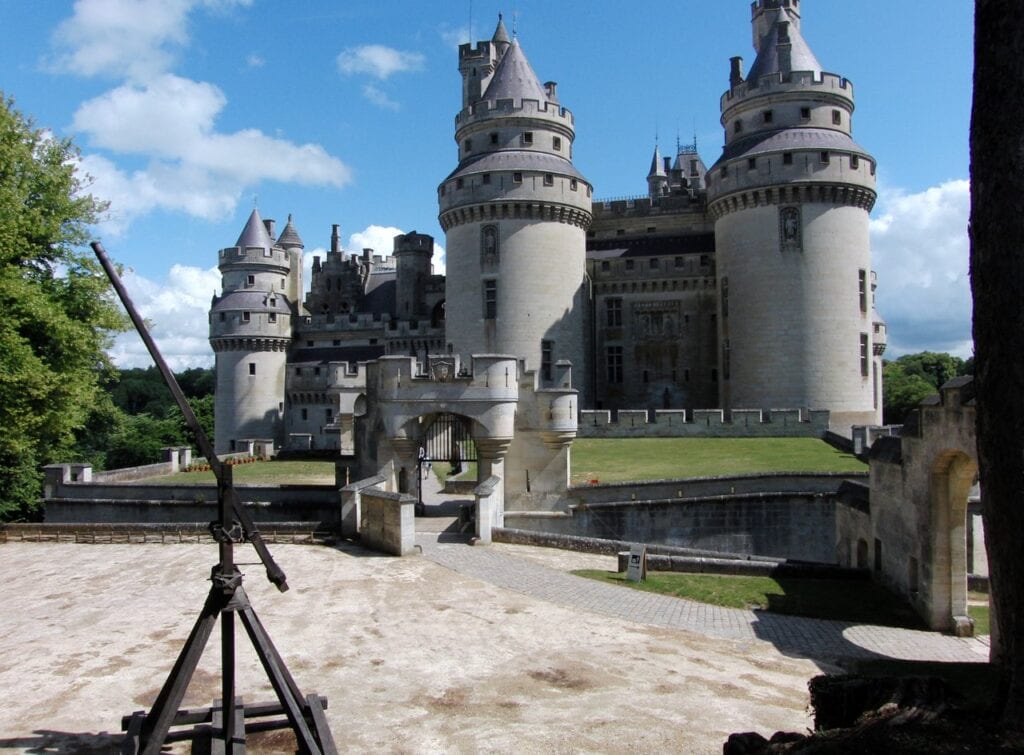 Château de Pierrefonds 3 The barbican and footbridge guarding the entrance to Pierrefonds