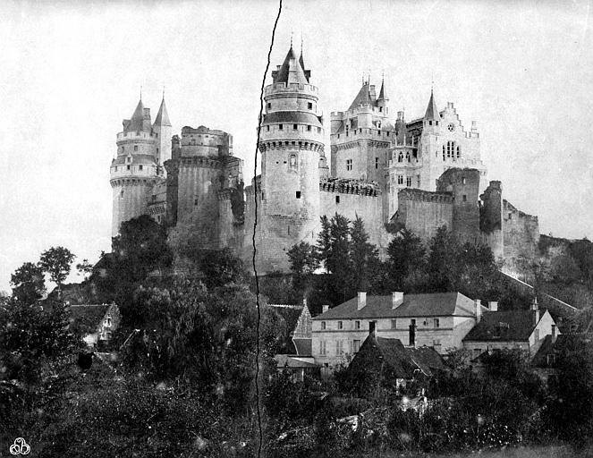Pierrefonds from the north-west, c.1880s — Médéric Mieusement, CC BY-SA 4.0 Late nineteenth-century photograph of Pierrefonds from the north-west by Médéric Mieusement