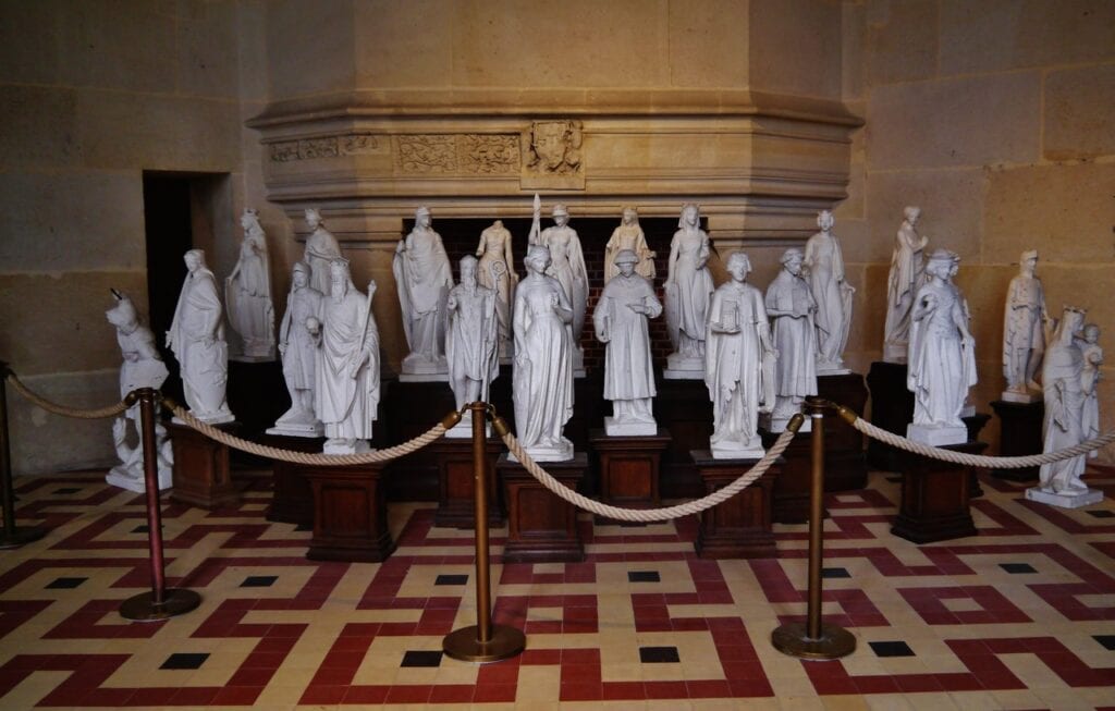 Château de Pierrefonds 8 The room of plaster casts at Pierrefonds, rows of white statues modelled for the castle's sculpture