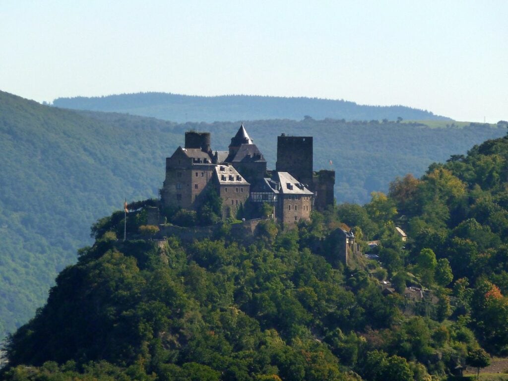 Schönburg Castle 13 Schönburg Castle seen from the Günderodehaus across the valley