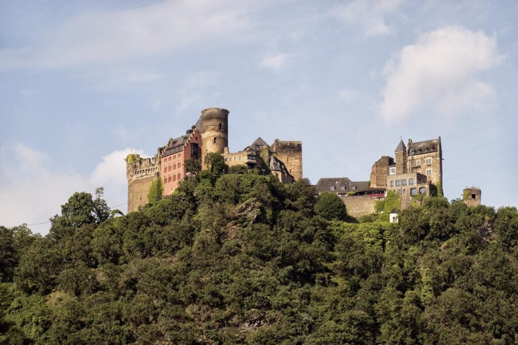 Schönburg Castle 14 Schönburg Castle on its wooded hill above Oberwesel