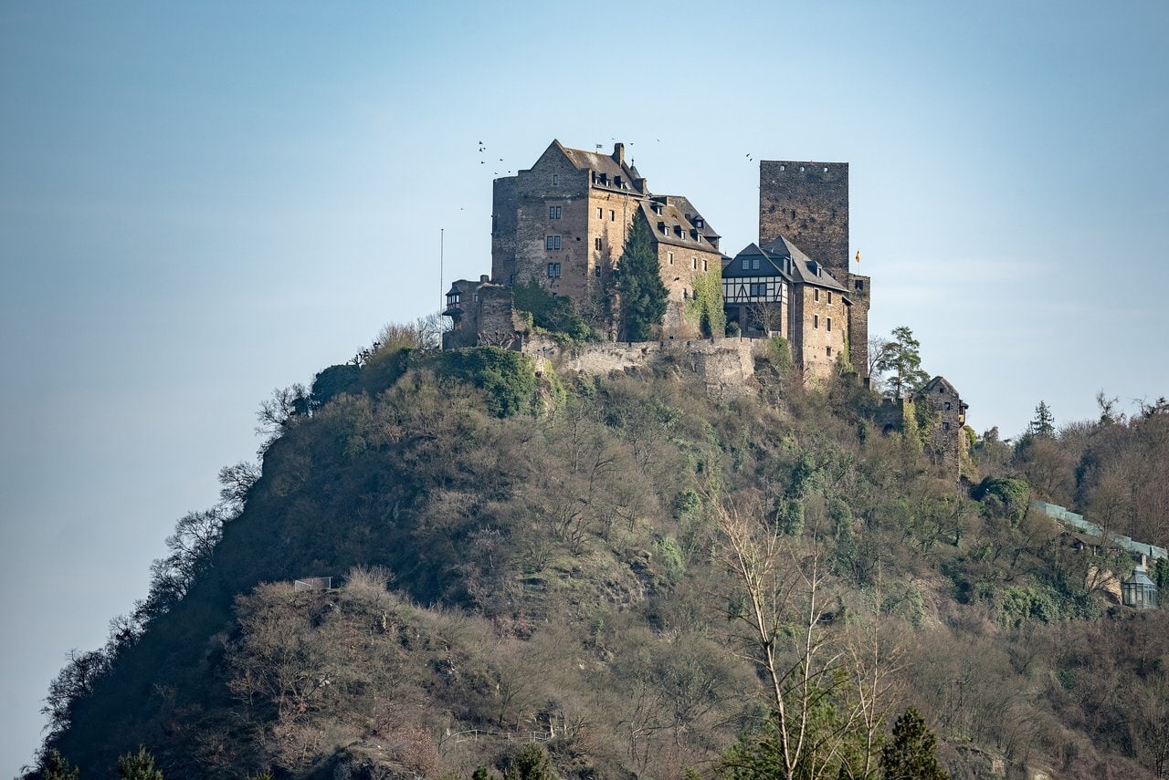 Schönburg Castle 3 Schönburg Castle on its cliff above the Rhine in winter