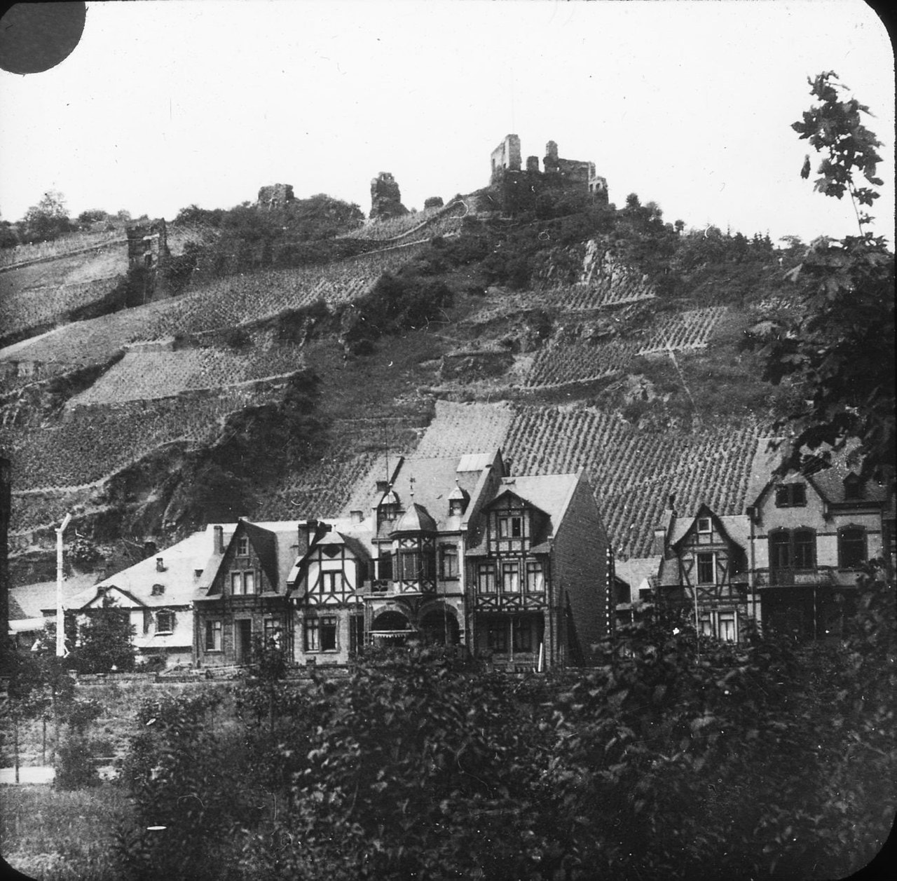 Stahleck Castle 5 Bacharach and the ruined Stahleck Castle around 1904, before reconstruction.
