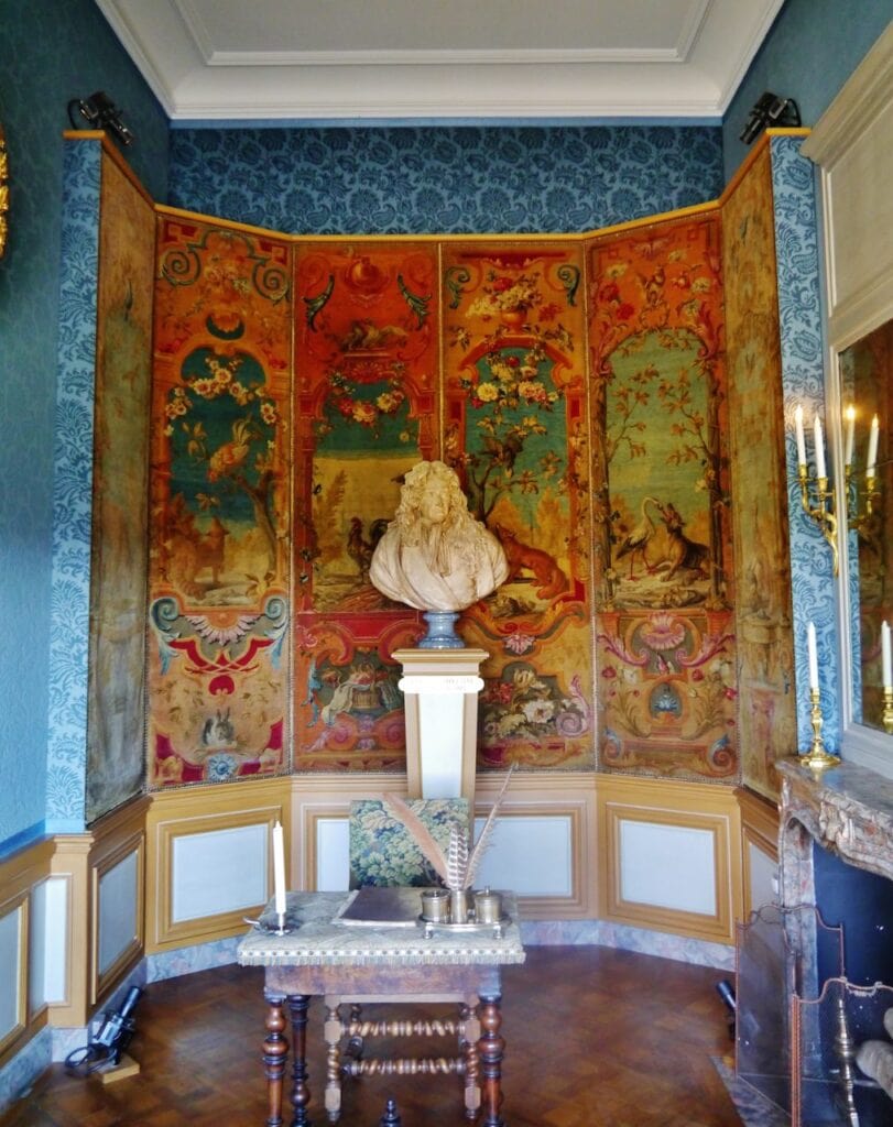 The Cabinet de Madame Fouquet with a bust of Jean de La Fontaine