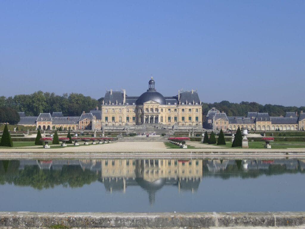 Royal Residences of Île-de-France: Four Seats of Power Near Paris 4 The garden front of Vaux-le-Vicomte reflected in its ornamental water.