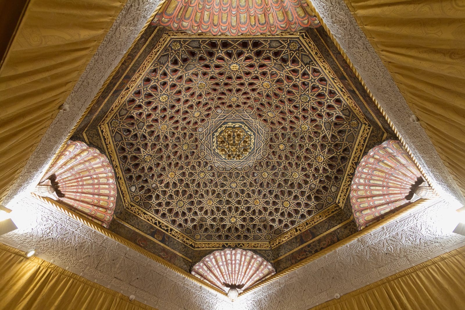 Benh LIEU SONG, CC BY-SA 2.0, via Wikimedia Commons Carved and gilded Hispano-Moorish ceiling reassembled at Villandry from Toledo