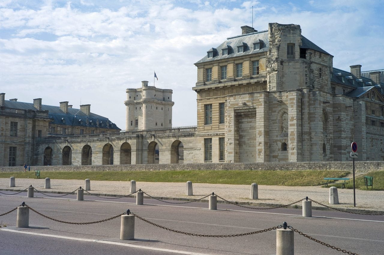 Château de Vincennes 10 The entrance front and courtyard well of the Château de Vincennes
