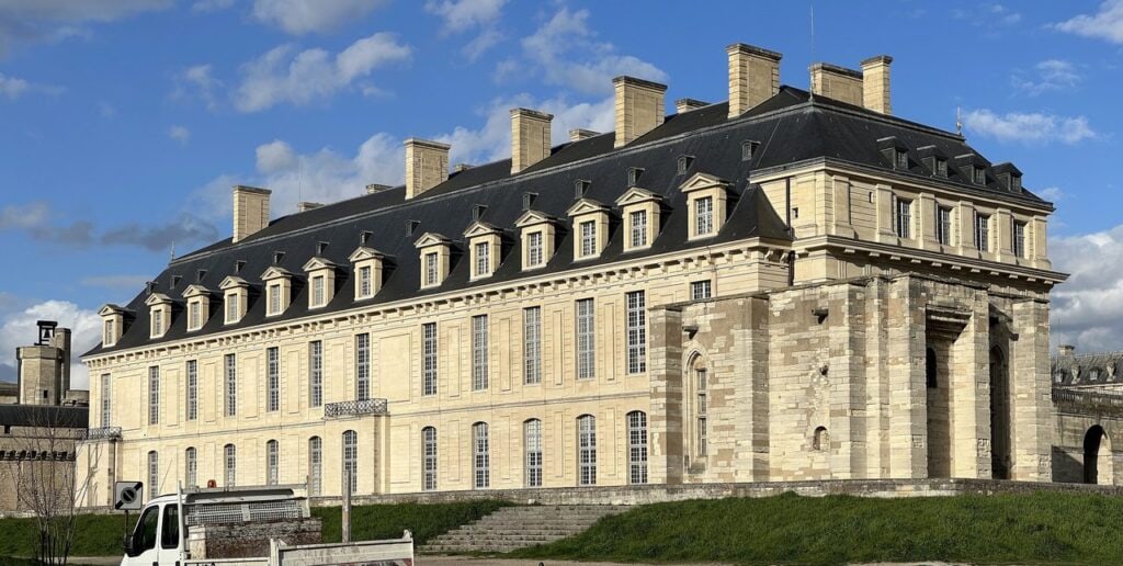 Château de Vincennes 12 The Tour du Village gatehouse of the Château de Vincennes