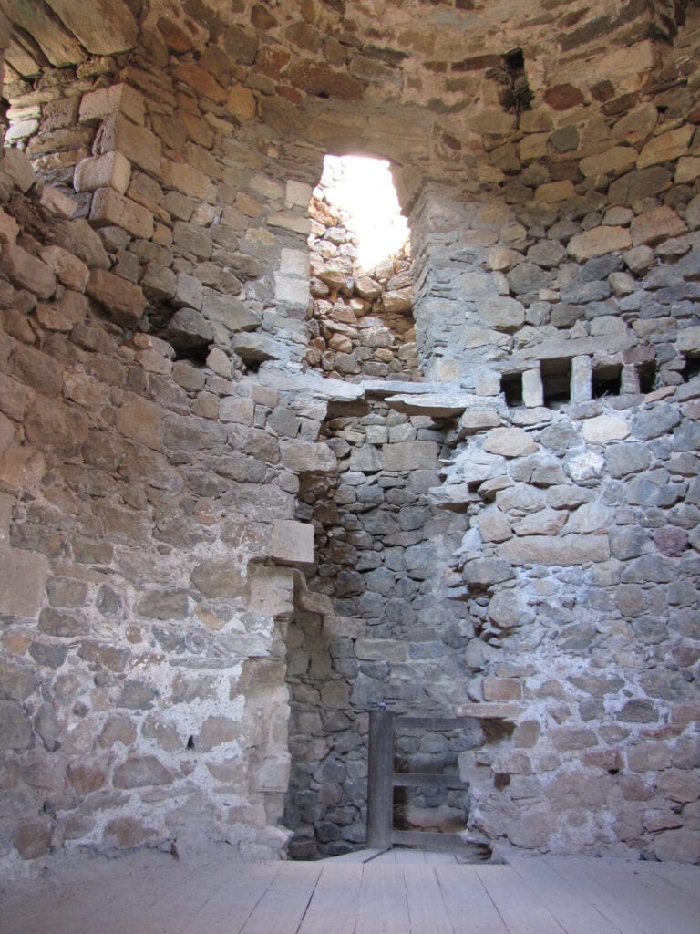 Châteaux de Lastours 5 Ruined walls and stairs within the castles