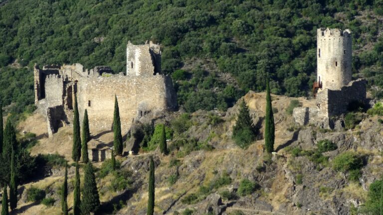 Home 9 The Chateaux de Lastours: Cabaret and the Tour Regine on their ridge in the Montagne Noire
