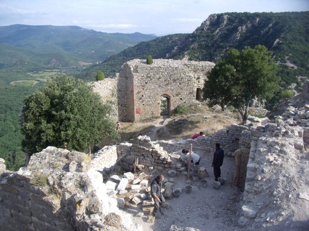 Château de Termes 4 Volunteer restoration work at the château, part of the site's long recovery.