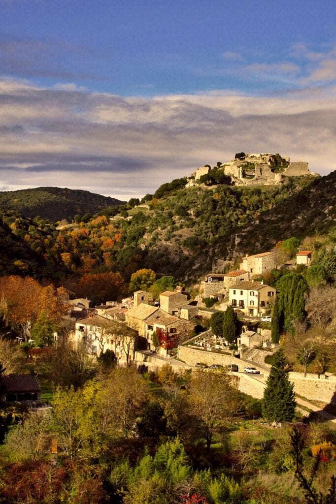 Château de Termes 3 The castle overlooking the village of Termes.