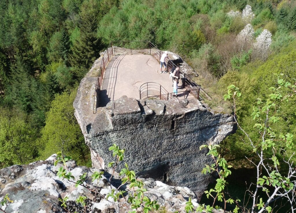 Château de Fleckenstein 3 The detached western sandstone pinnacle at Fleckenstein