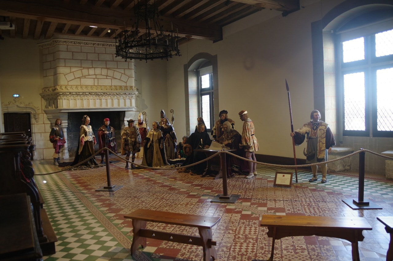The great hall, where a costumed tableau reconstructs the 1491 wedding of Charles VIII and Anne of Brittany. Photo: AlSepPhoenix, <a href=