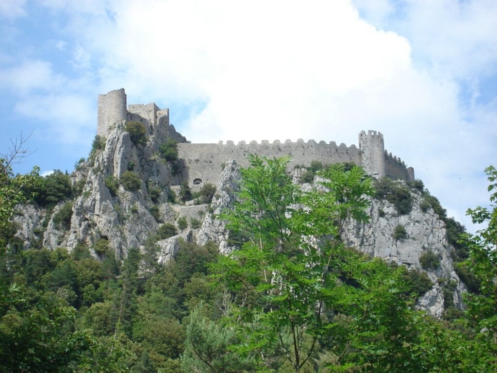 Château de Puilaurens 2 The upper enceinte and round towers of Château de Puilaurens