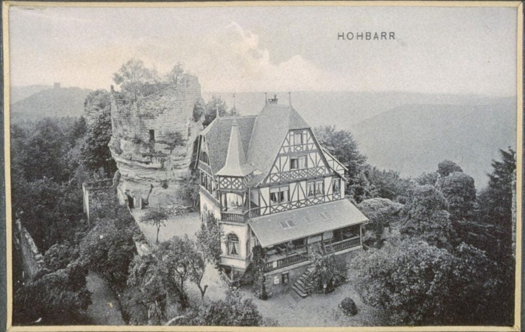 Château du Haut-Barr 7 1909 postcard of the Hohbarr showing the timber-framed restaurant beside the ruin
