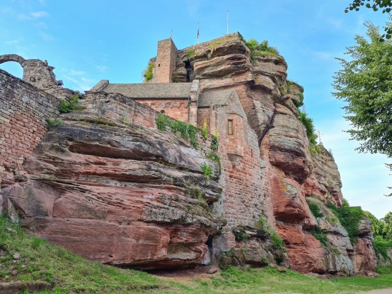 Home 5 Château du Haut-Barr on its sandstone rocks above Saverne, with the chapel of Saint-Nicolas below the keep platform
