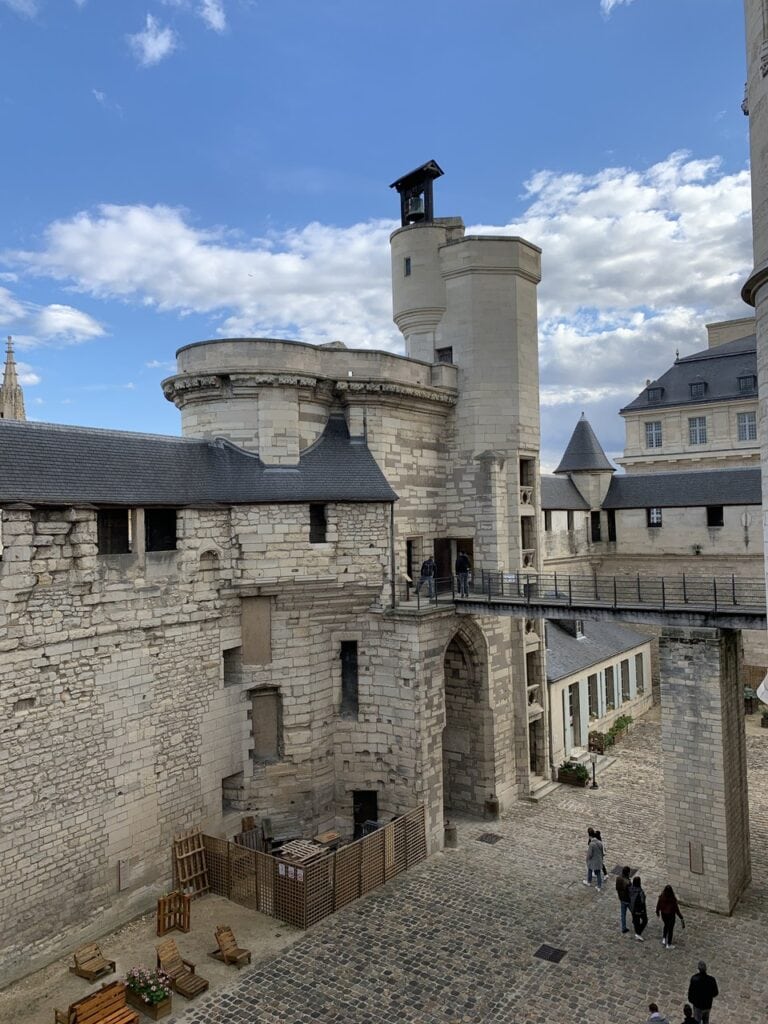 The Castle Gatehouse: Portcullis, Drawbridge & Barbican 4 The fortified chatelet gatehouse of the Chateau de Vincennes