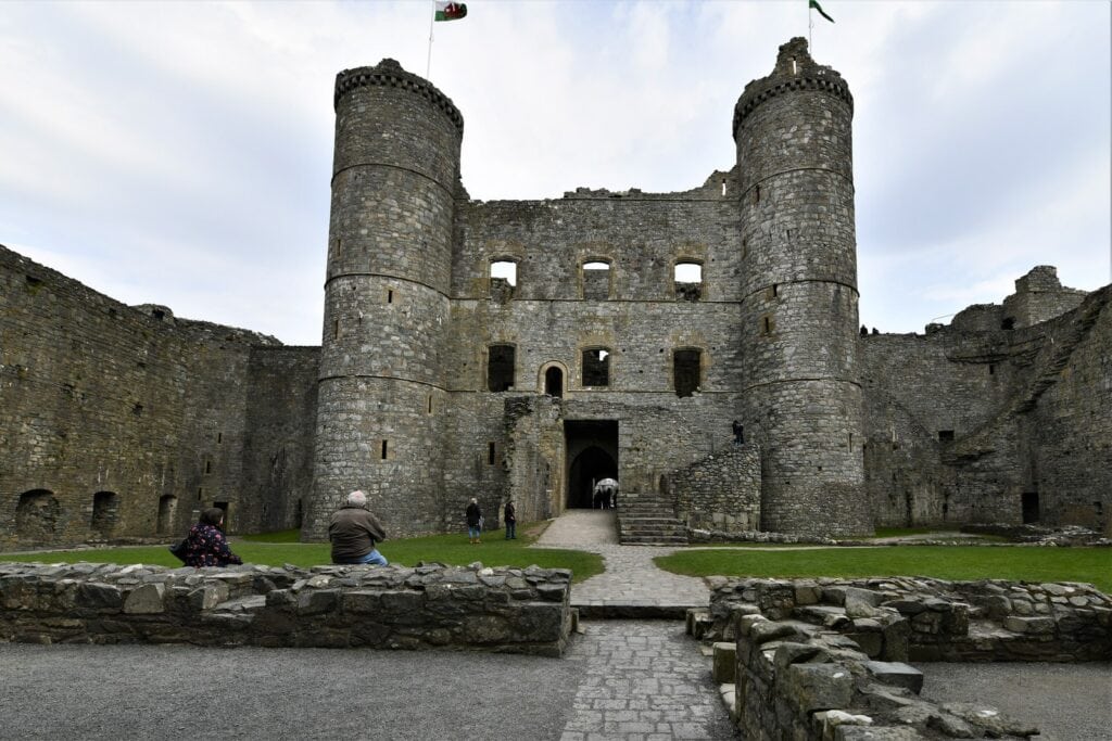 The Castle Gatehouse: Portcullis, Drawbridge & Barbican